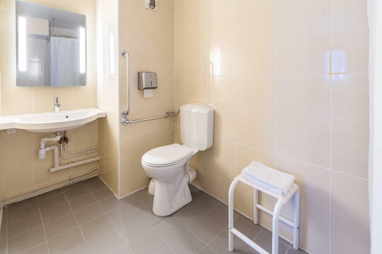 B&B Hotel Івто Екстер'єр фото